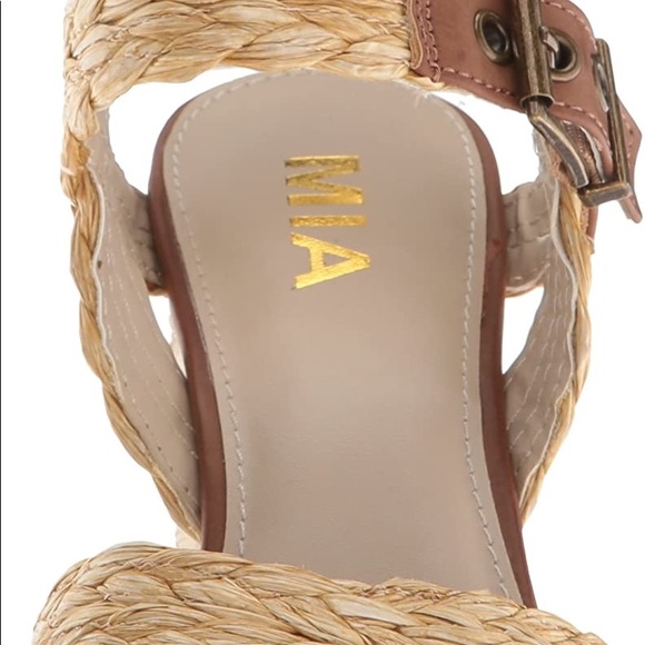 Mia Women’s Size US 6.5 Heels - Picture 3 of 10